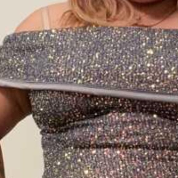 Gray sequins off shoulder fitted midi dress - Picture 6 of 7